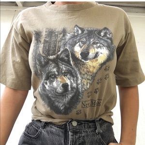 Vintage wolf graphic tee